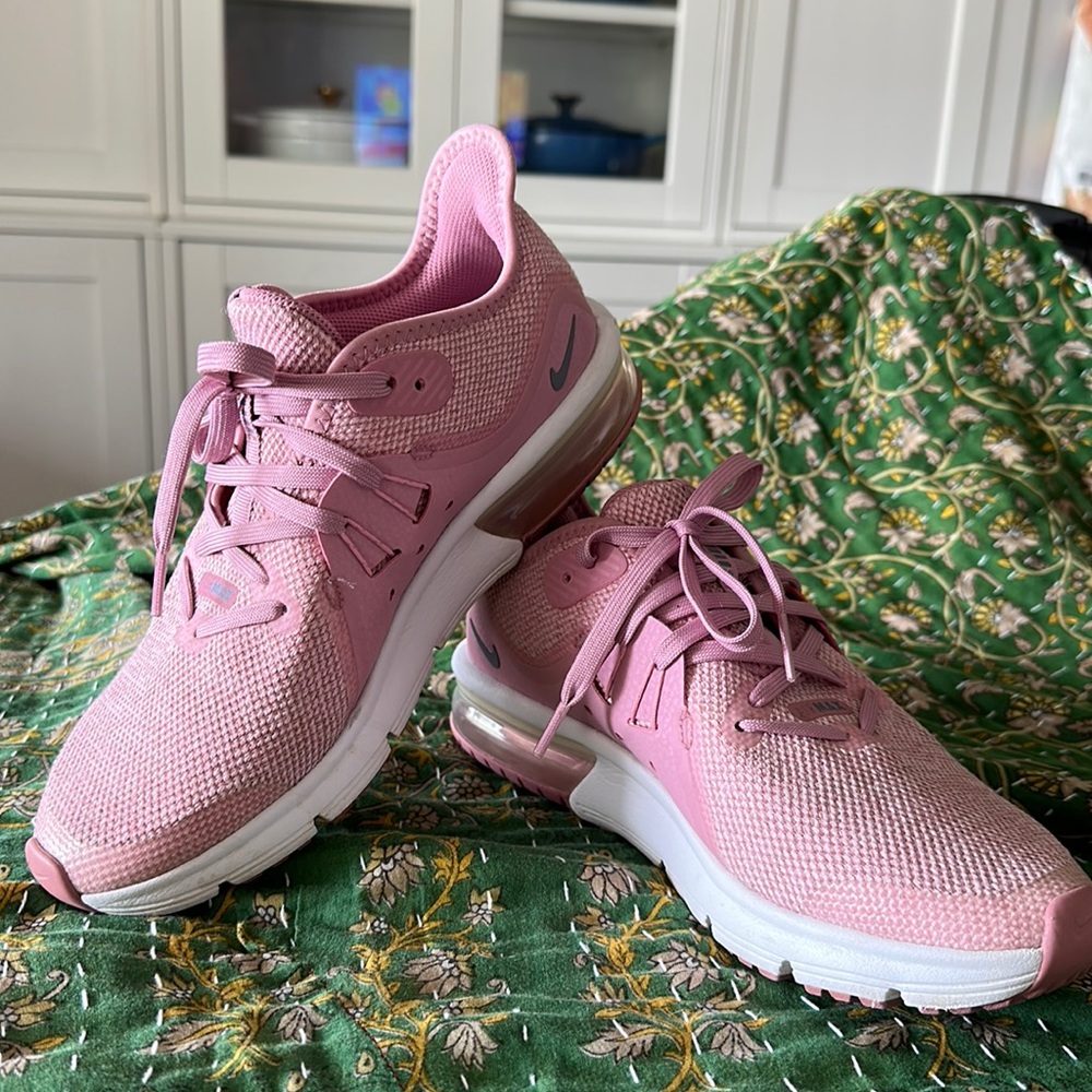 Nike blush pink airmax size  6 youth 38.5 euro